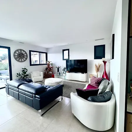 Prestige Villa *